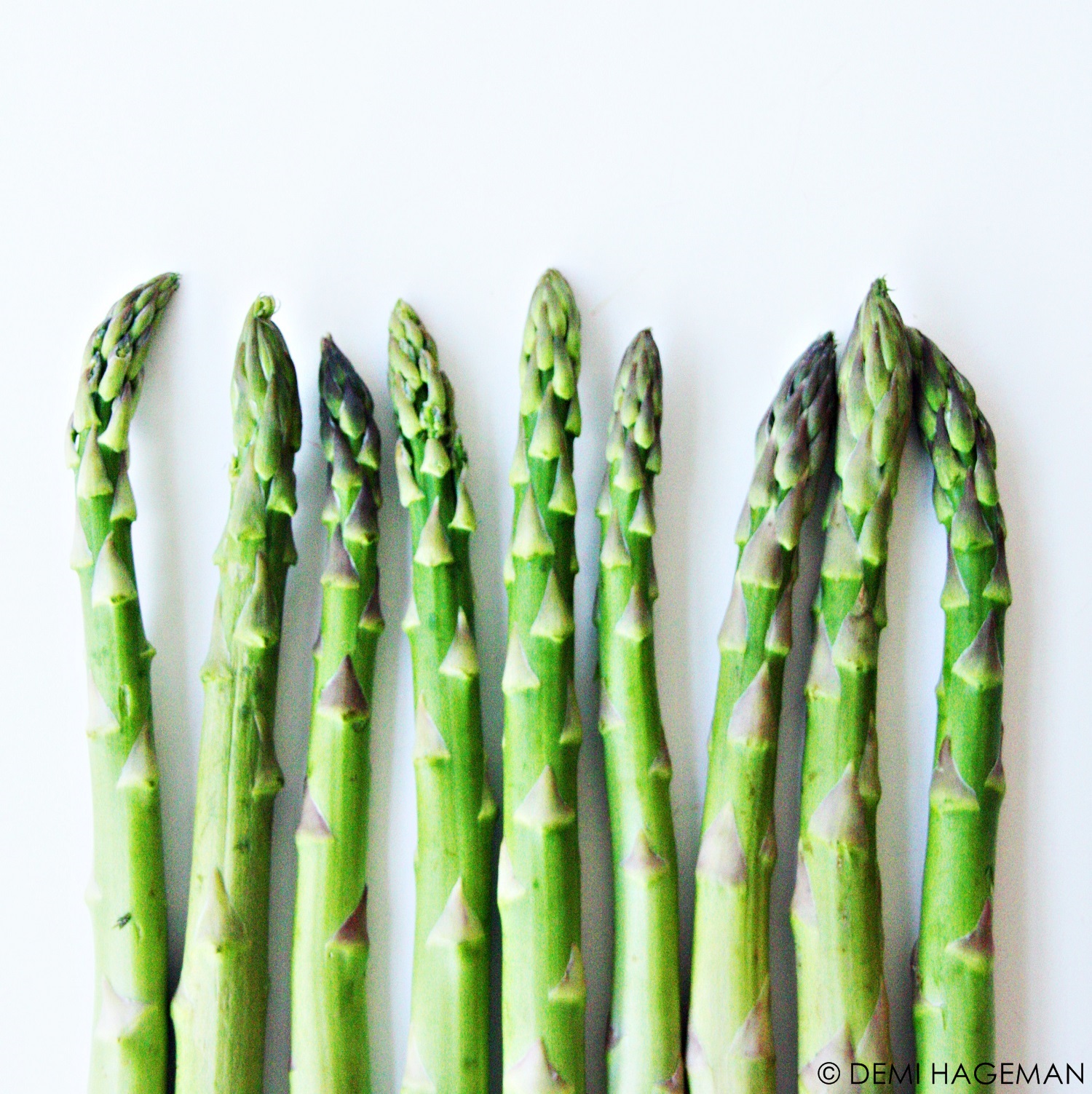 Seizoensgroenten van april: asperges, spinazie en radijsjes